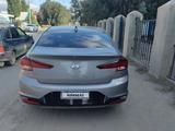 Hyundai Elantra 2020 годаfor6 000 000 тг. в Актобе – фото 4