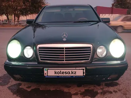 Mercedes-Benz E 320 1997 года за 3 100 000 тг. в Шымкент – фото 3