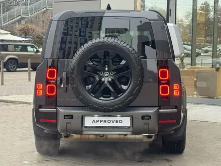 Land Rover Defender 2024 года за 62 500 000 тг. в Алматы – фото 5