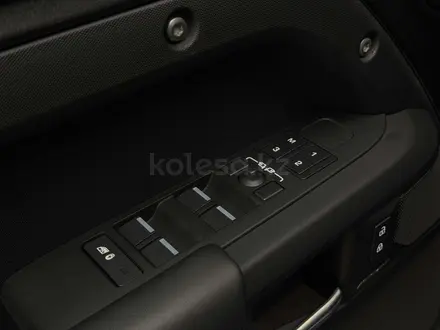 Land Rover Defender 2024 года за 62 500 000 тг. в Алматы – фото 16