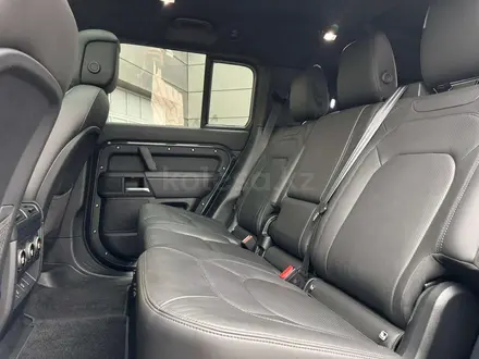 Land Rover Defender 2024 года за 62 500 000 тг. в Алматы – фото 11