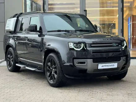 Land Rover Defender 2024 года за 62 500 000 тг. в Алматы – фото 3
