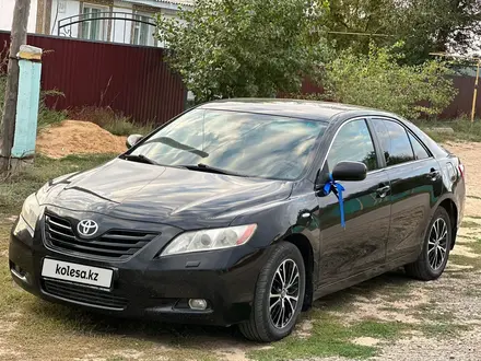 Toyota Camry 2007 года за 6 000 000 тг. в Актобе – фото 2