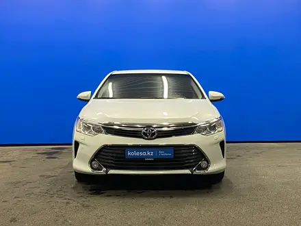 Toyota Camry 2015 года за 10 490 000 тг. в Шымкент – фото 2