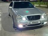 Mercedes-Benz E 320 2002 годаүшін4 000 000 тг. в Сатпаев – фото 3