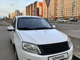 ВАЗ (Lada) Granta 2190 2013 годаүшін3 100 000 тг. в Астана