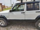 Jeep Cherokee 1993 года за 2 000 000 тг. в Шымкент – фото 2