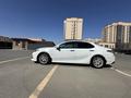 Toyota Camry 2018 года за 12 100 000 тг. в Атырау – фото 2
