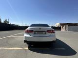 Toyota Camry 2018 года за 12 100 000 тг. в Атырау – фото 4
