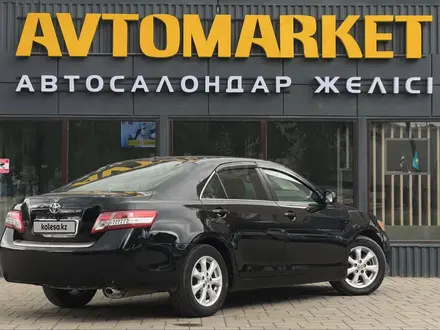 Toyota Camry 2011 года за 6 300 000 тг. в Уральск – фото 3