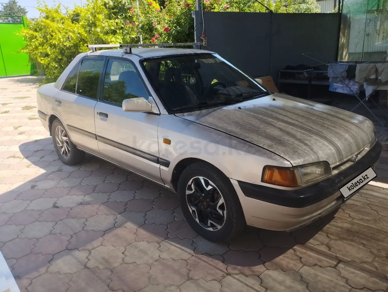 Mazda 323, 1992