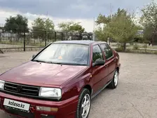 Volkswagen Vento, 1998