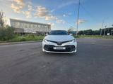 Toyota Camry 2018 года за 10 550 000 тг. в Павлодар – фото 2