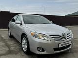 Toyota Camry 2011 года за 6 300 000 тг. в Атырау – фото 3