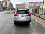 Toyota RAV4 2013 годаfor9 100 000 тг. в Атырау – фото 4