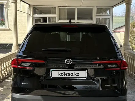 Toyota Highlander 2023 года за 36 500 000 тг. в Алматы – фото 2