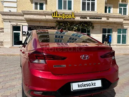 Hyundai Elantra 2018 года за 7 999 999 тг. в Актау – фото 2