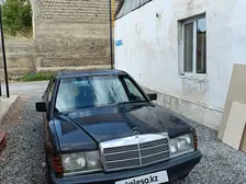 Mercedes-Benz 190, 1985
