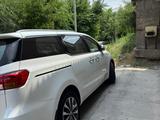 Kia Carnival 2018 года за 11 500 000 тг. в Шымкент – фото 4