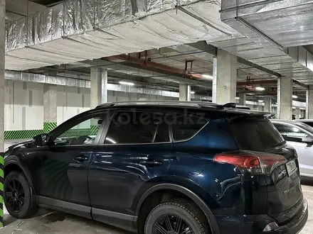 Toyota RAV4 2018 года за 15 100 000 тг. в Астана – фото 5