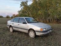 Volkswagen Passat 1988 годаfor850 000 тг. в Астана