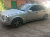 Mercedes-Benz C 220 1994 годаүшін1 200 000 тг. в Уральск – фото 2