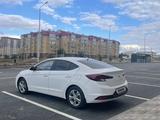 Hyundai Elantra 2019 годаfor6 800 000 тг. в Караганда – фото 2