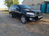 Toyota RAV4 2010 года за 7 600 000 тг. в Актобе