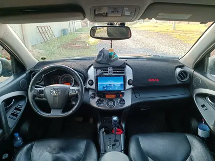 Toyota RAV4 2010 года за 7 600 000 тг. в Актобе – фото 12