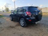 Toyota RAV4 2010 года за 7 600 000 тг. в Актобе – фото 5
