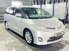 Toyota Estima, 2011