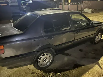 Volkswagen Vento 1992 года за 750 000 тг. в Жезказган – фото 3