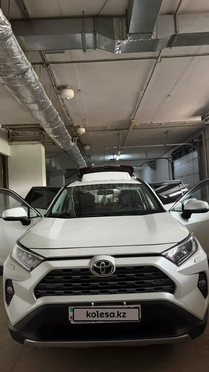 Toyota RAV4, 2021
