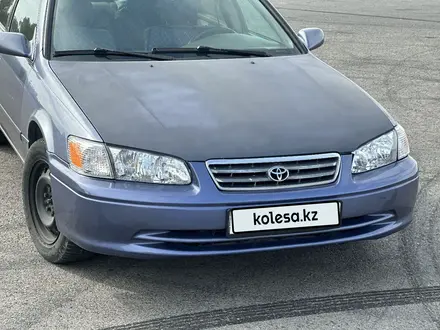 Toyota Camry 2000 года за 4 729 000 тг. в Тараз – фото 2