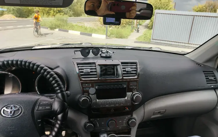 Toyota Highlander 2010 годаүшін10 600 000 тг. в Семей