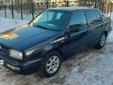 Volkswagen Vento 1994 годаfor1 600 000 тг. в Астана – фото 2