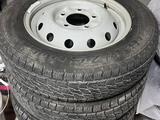 Комплект шины с дисками, почти новые КАМА за 100 000 тг. в Астана