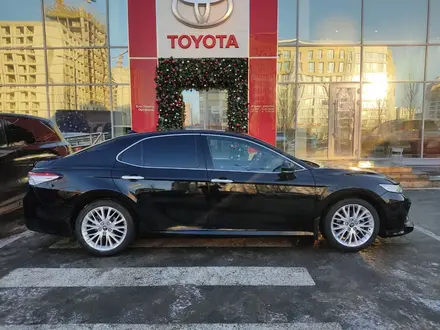 Toyota Camry 2019 года за 13 250 000 тг. в Астана – фото 17