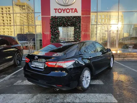 Toyota Camry 2019 года за 13 250 000 тг. в Астана – фото 18