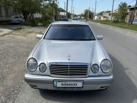 Mercedes-Benz E 320 1997 года за 4 400 000 тг. в Шымкент – фото 3