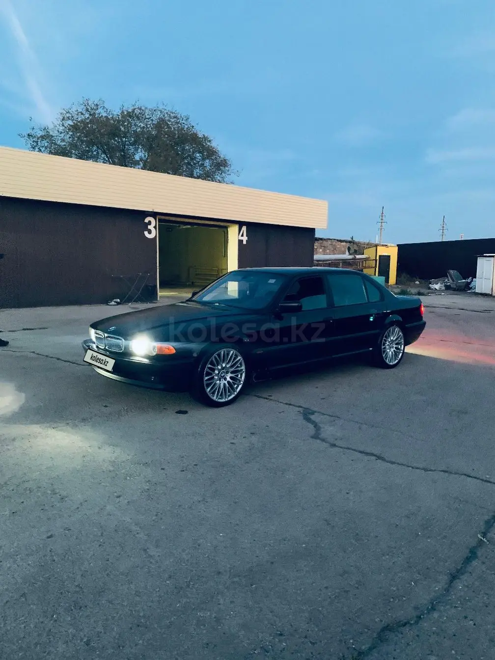 BMW 7 Series, 1999