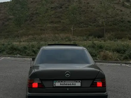 Mercedes-Benz E 230 1992 года за 1 500 000 тг. в Алматы – фото 4