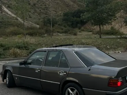 Mercedes-Benz E 230 1992 года за 1 500 000 тг. в Алматы – фото 5