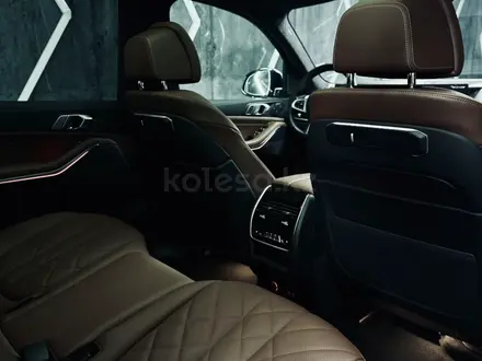 BMW X7 XDrive 40i 2025 года за 80 000 000 тг. в Алматы – фото 28