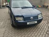 Volkswagen Jetta 2002 годаүшін2 400 000 тг. в Алматы