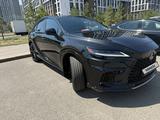 Lexus RX 500h 2023 года за 43 500 000 тг. в Астана – фото 2