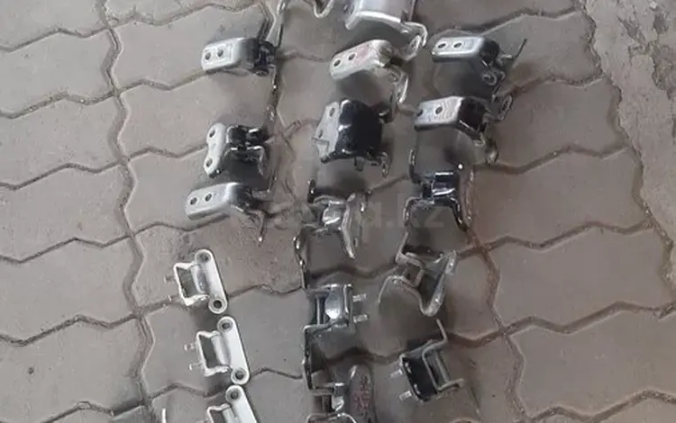 Шарниры дверные за 10 000 тг. в Алматы