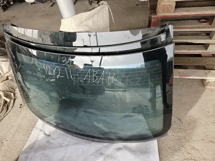 Лобовое стекло Задная на мерседес W211 за 55 000 тг. в Шымкент