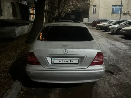 Mercedes-Benz S 320 2000 года за 4 500 000 тг. в Алматы – фото 2