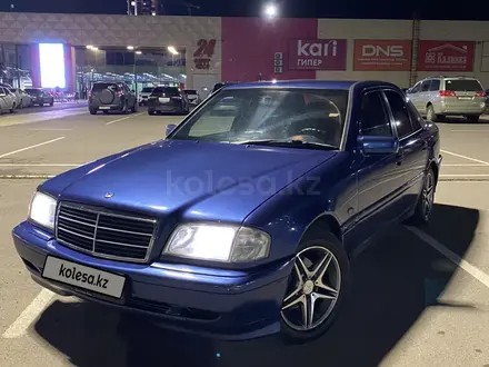 Mercedes-Benz C 180 1996 года за 2 800 000 тг. в Кокшетау